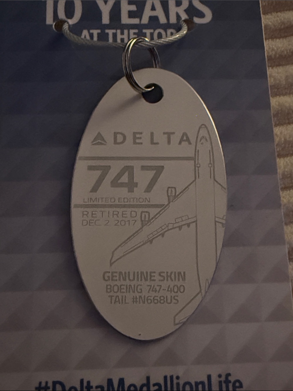 Delta White 747 Skin Limited Edition Diamond Medallion Tag - Picture 2 of 8